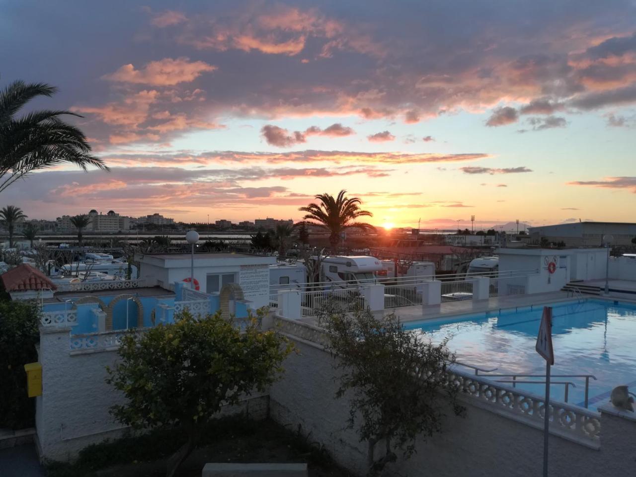 Camping Bahia Santa Pola Exterior foto